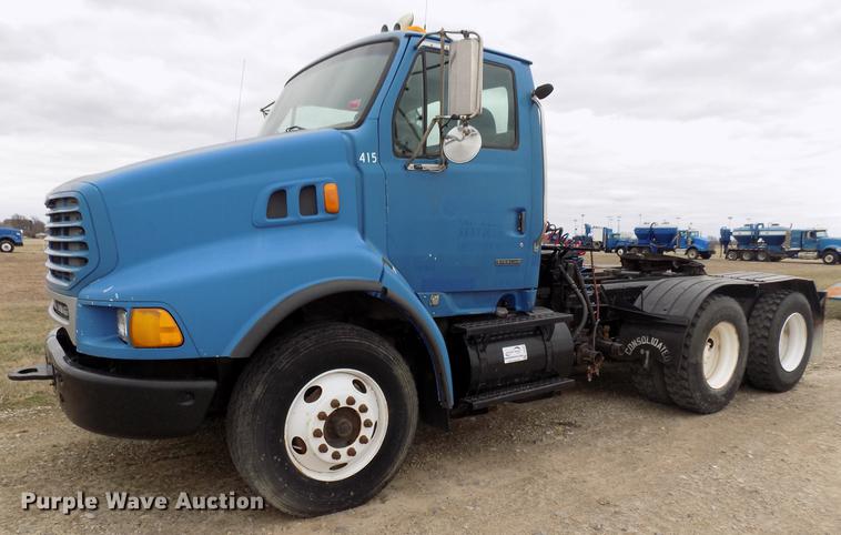 image for item DD3646 2002 Sterling L-Line semi truck