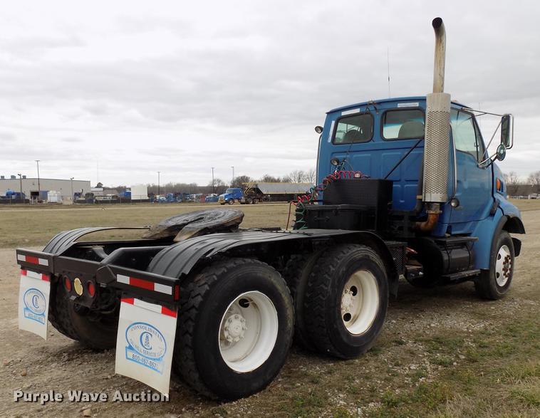 image for item DD3646 2002 Sterling L-Line semi truck