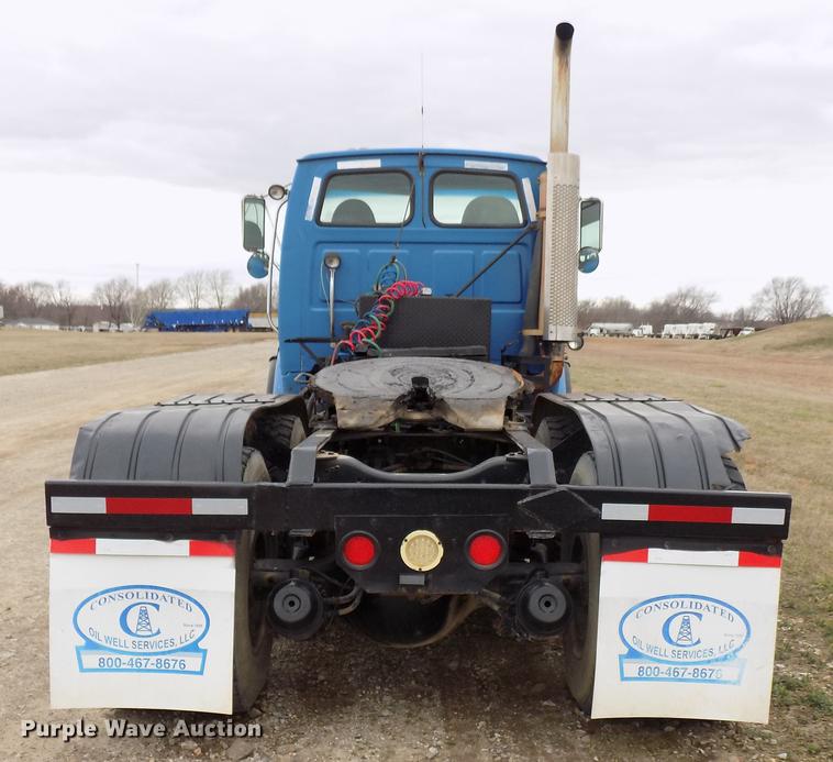 image for item DD3646 2002 Sterling L-Line semi truck