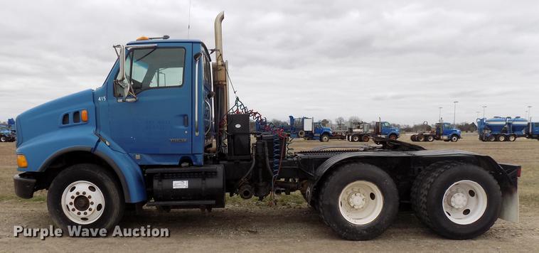 image for item DD3646 2002 Sterling L-Line semi truck