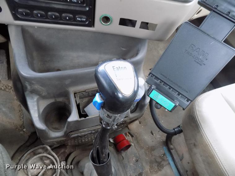 image for item DD3646 2002 Sterling L-Line semi truck