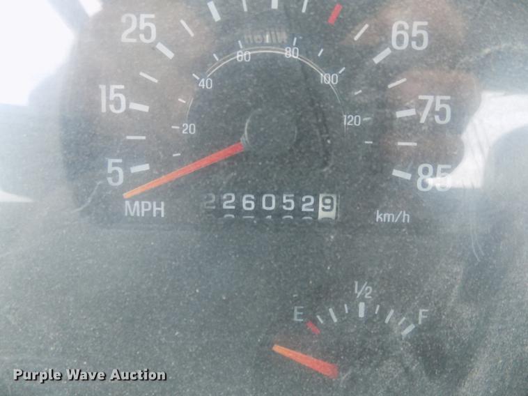 image for item DD3646 2002 Sterling L-Line semi truck