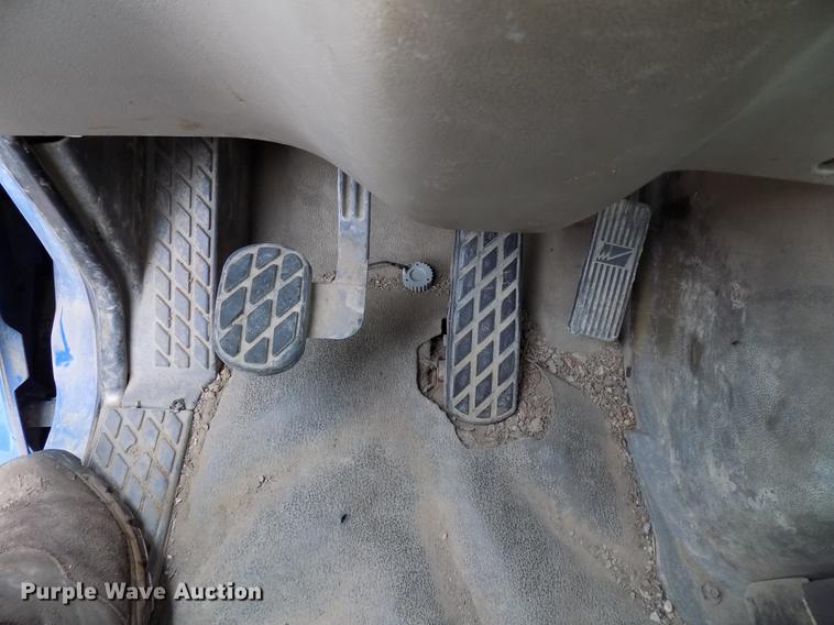 image for item DD3646 2002 Sterling L-Line semi truck