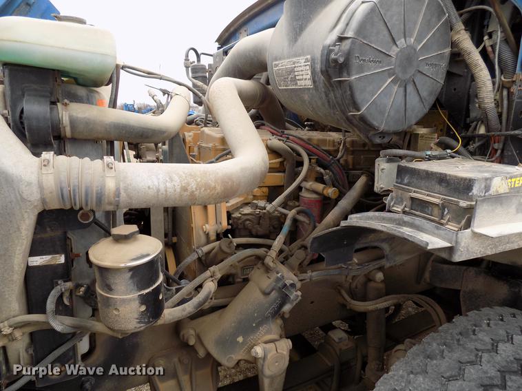 image for item DD3646 2002 Sterling L-Line semi truck