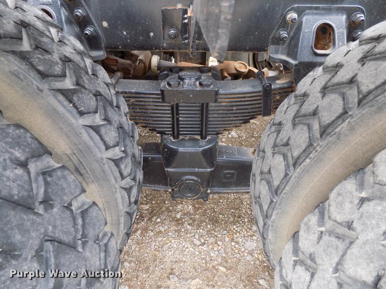 image for item DD3646 2002 Sterling L-Line semi truck