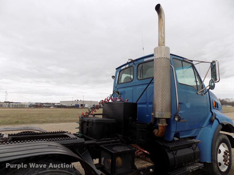 image for item DD3646 2002 Sterling L-Line semi truck