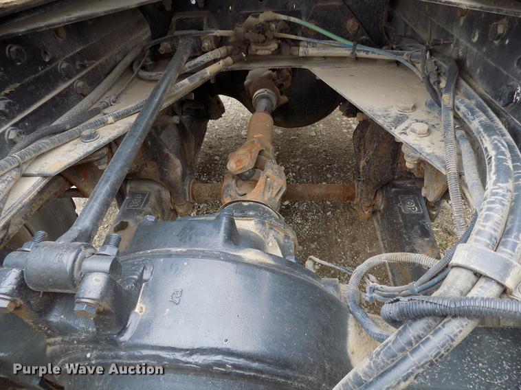 image for item DD3646 2002 Sterling L-Line semi truck