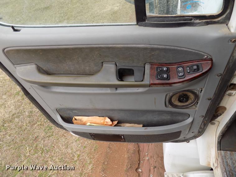 image for item DD3648 2007 Freightliner Century Class semi truck