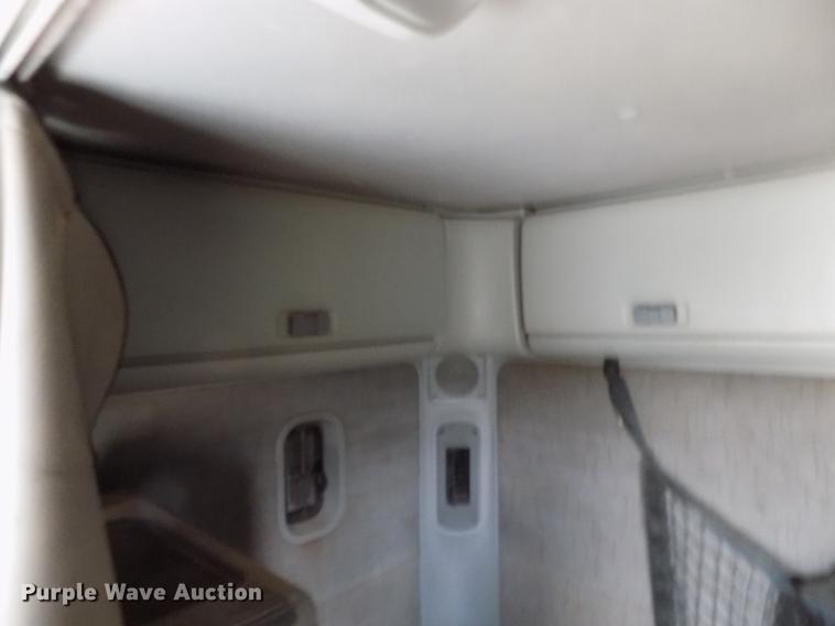 image for item DD3648 2007 Freightliner Century Class semi truck