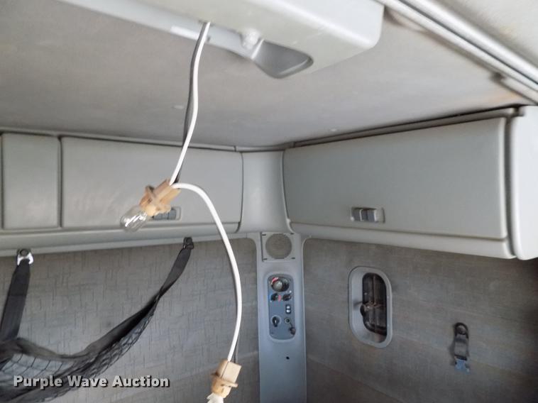 image for item DD3648 2007 Freightliner Century Class semi truck