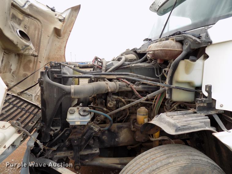 image for item DD3648 2007 Freightliner Century Class semi truck