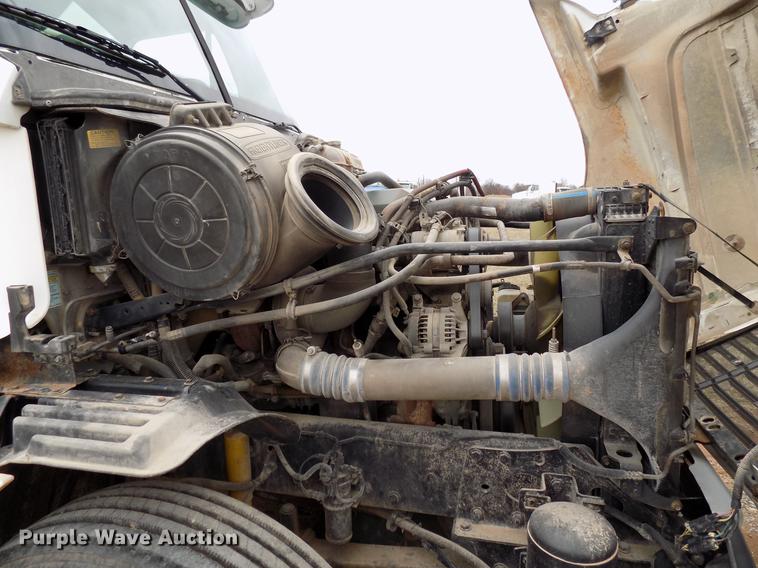 image for item DD3648 2007 Freightliner Century Class semi truck