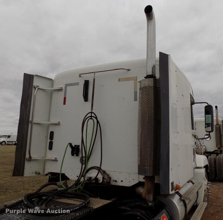 image for item DD3648 2007 Freightliner Century Class semi truck