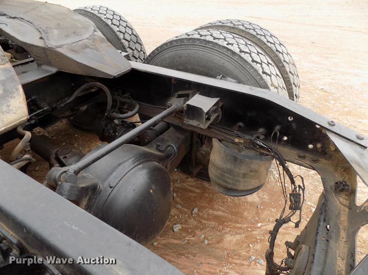 image for item DD3648 2007 Freightliner Century Class semi truck