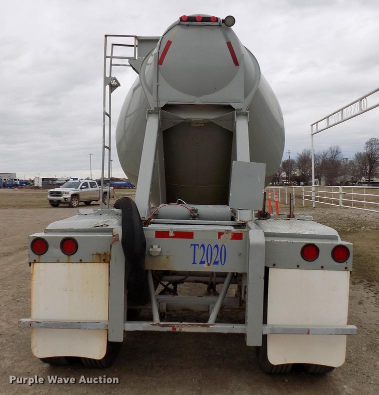 image for item DD3649 1981 Heil pneumatic dry bulk tank trailer