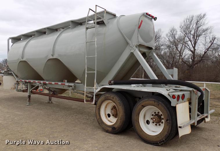 image for item DD3649 1981 Heil pneumatic dry bulk tank trailer
