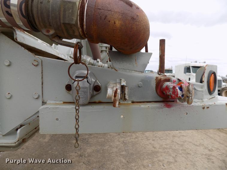 image for item DD3649 1981 Heil pneumatic dry bulk tank trailer