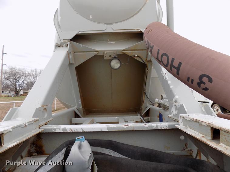 image for item DD3649 1981 Heil pneumatic dry bulk tank trailer