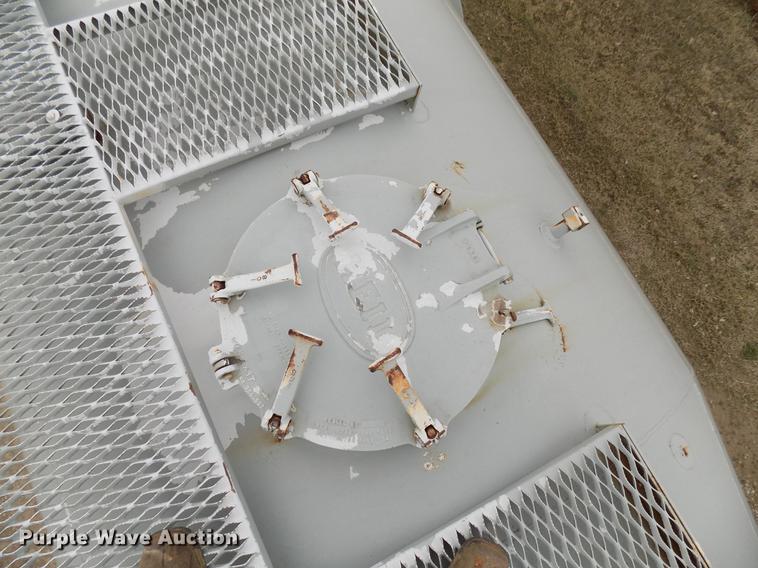 image for item DD3649 1981 Heil pneumatic dry bulk tank trailer