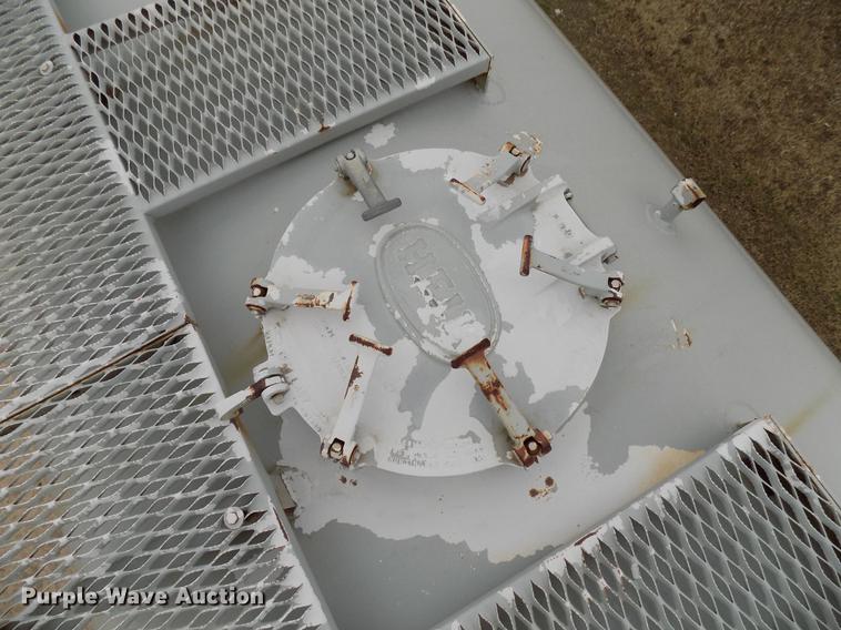 image for item DD3649 1981 Heil pneumatic dry bulk tank trailer