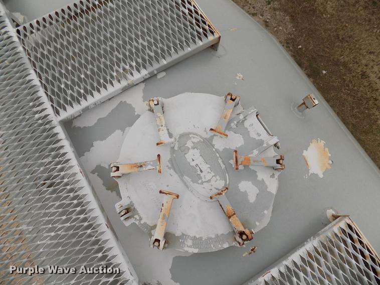 image for item DD3649 1981 Heil pneumatic dry bulk tank trailer