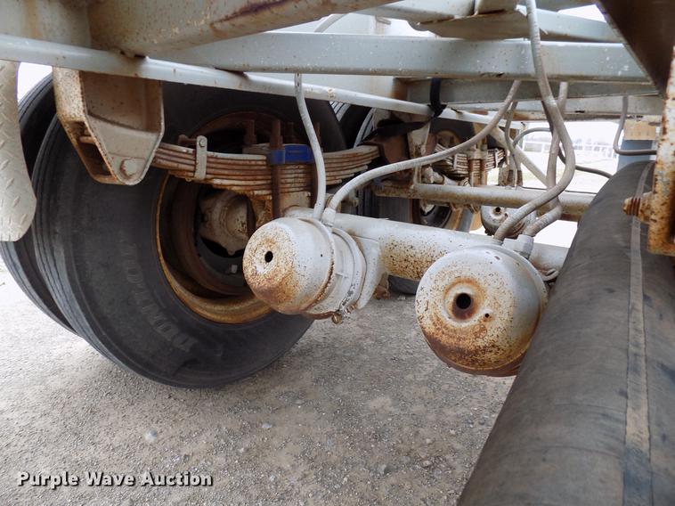 image for item DD3649 1981 Heil pneumatic dry bulk tank trailer