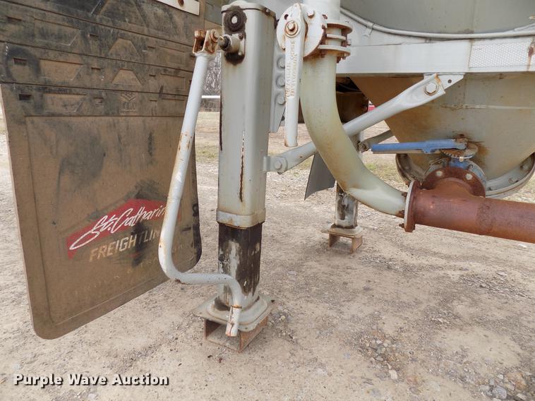 image for item DD3650 1981 Fruehauf pneumatic dry bulk tank trailer