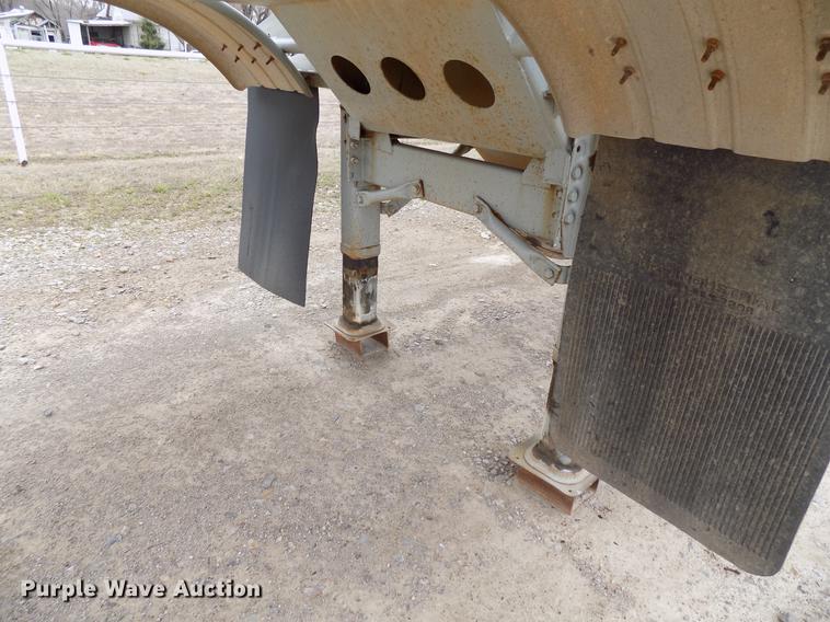 image for item DD3650 1981 Fruehauf pneumatic dry bulk tank trailer