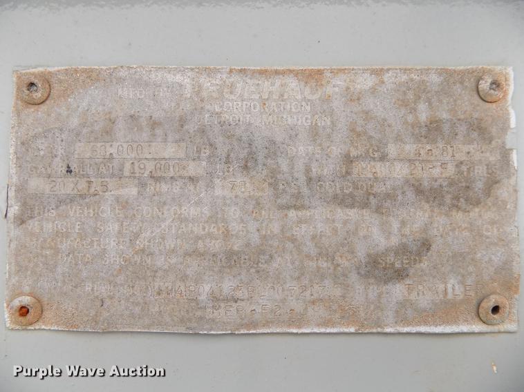 image for item DD3650 1981 Fruehauf pneumatic dry bulk tank trailer