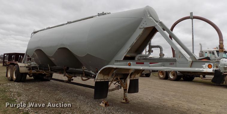 image for item DD3651 1996 Heil pneumatic dry bulk tank trailer