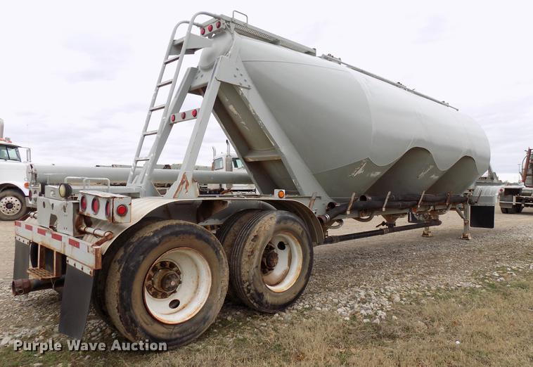 image for item DD3651 1996 Heil pneumatic dry bulk tank trailer