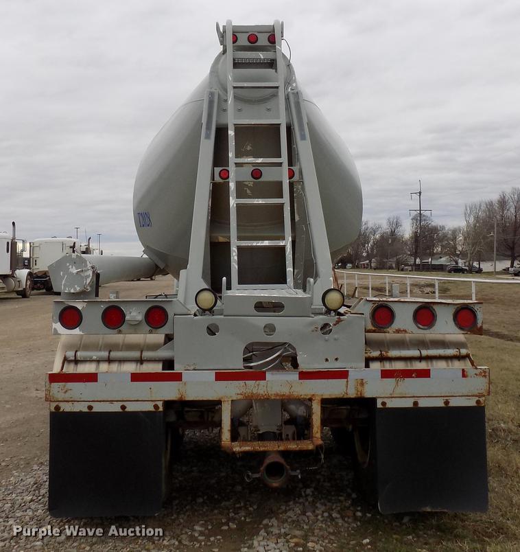 image for item DD3651 1996 Heil pneumatic dry bulk tank trailer