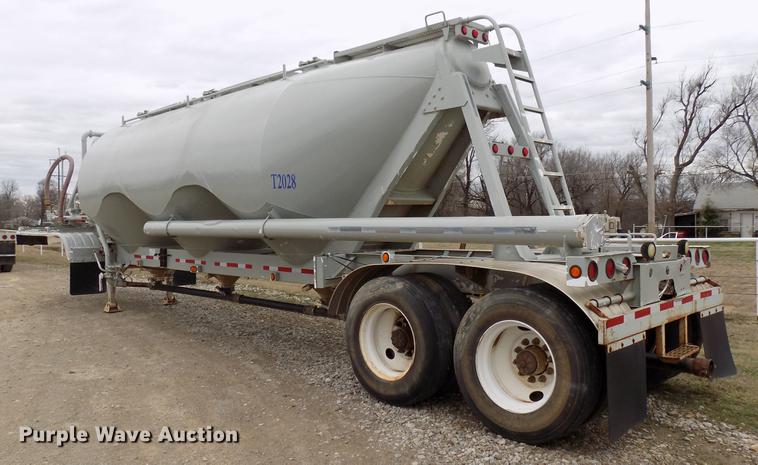 image for item DD3651 1996 Heil pneumatic dry bulk tank trailer