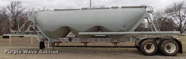 image for item DD3651 1996 Heil pneumatic dry bulk tank trailer
