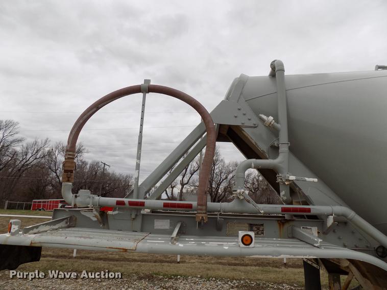 image for item DD3651 1996 Heil pneumatic dry bulk tank trailer