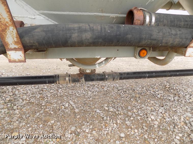 image for item DD3651 1996 Heil pneumatic dry bulk tank trailer