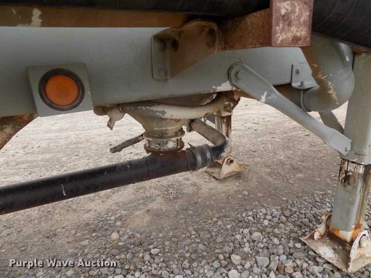 image for item DD3651 1996 Heil pneumatic dry bulk tank trailer