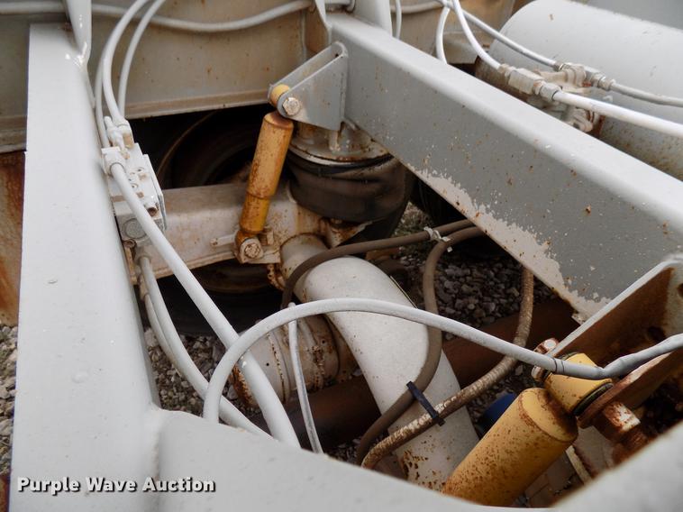 image for item DD3651 1996 Heil pneumatic dry bulk tank trailer