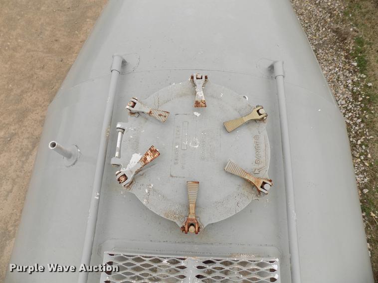 image for item DD3651 1996 Heil pneumatic dry bulk tank trailer