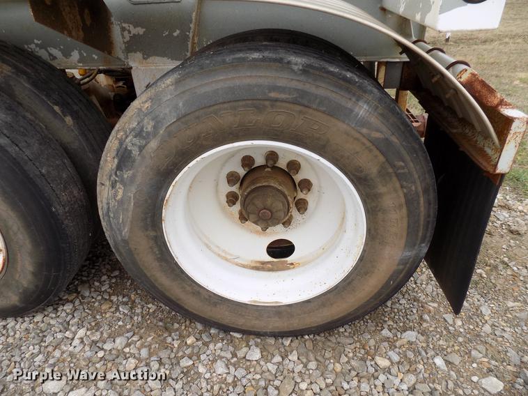 image for item DD3651 1996 Heil pneumatic dry bulk tank trailer