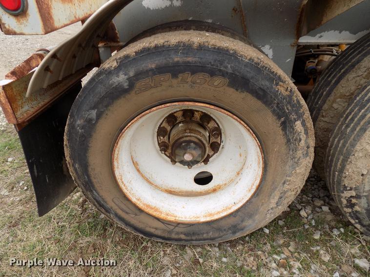 image for item DD3651 1996 Heil pneumatic dry bulk tank trailer