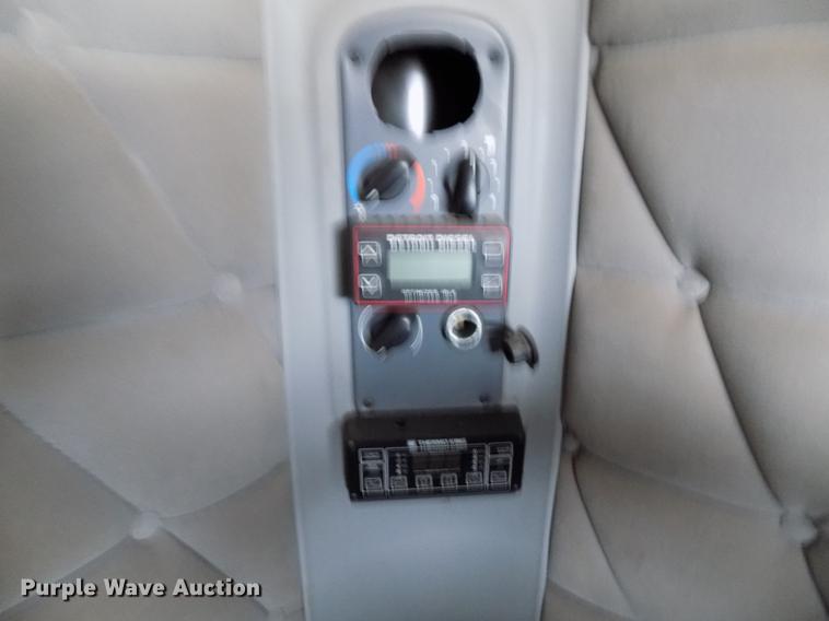 image for item DD3652 2007 Freightliner Columbia semi truck