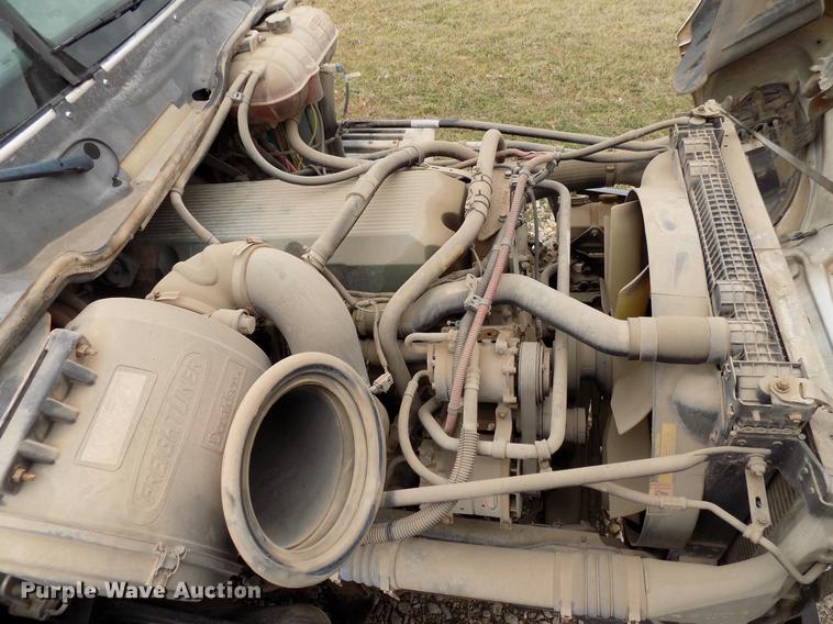 image for item DD3652 2007 Freightliner Columbia semi truck