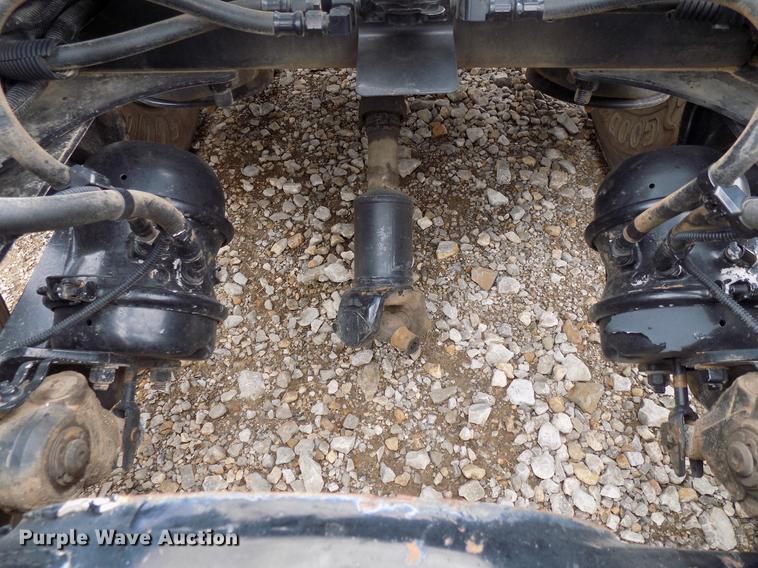 image for item DD3652 2007 Freightliner Columbia semi truck