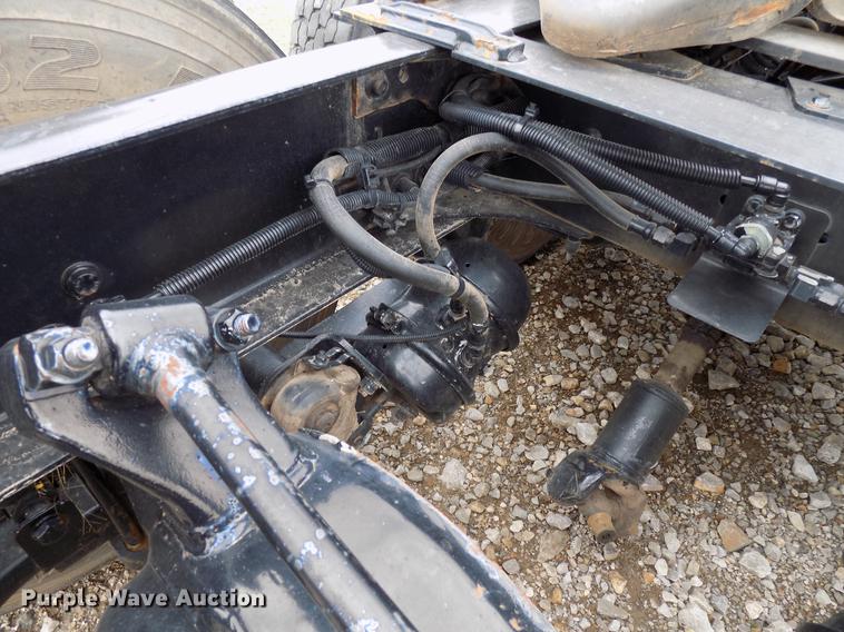 image for item DD3652 2007 Freightliner Columbia semi truck