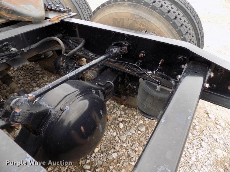 image for item DD3652 2007 Freightliner Columbia semi truck