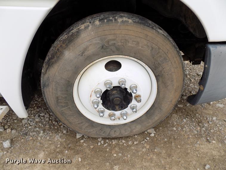 image for item DD3652 2007 Freightliner Columbia semi truck