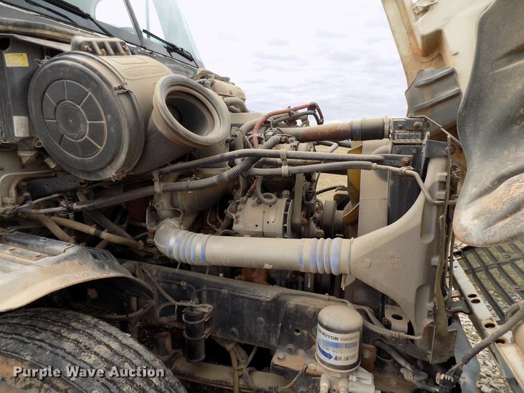 image for item DD3653 2007 Freightliner Century Class semi truck