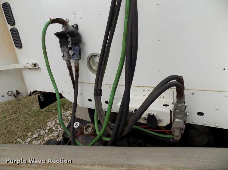 image for item DD3653 2007 Freightliner Century Class semi truck