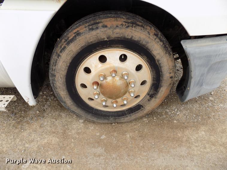 image for item DD3653 2007 Freightliner Century Class semi truck